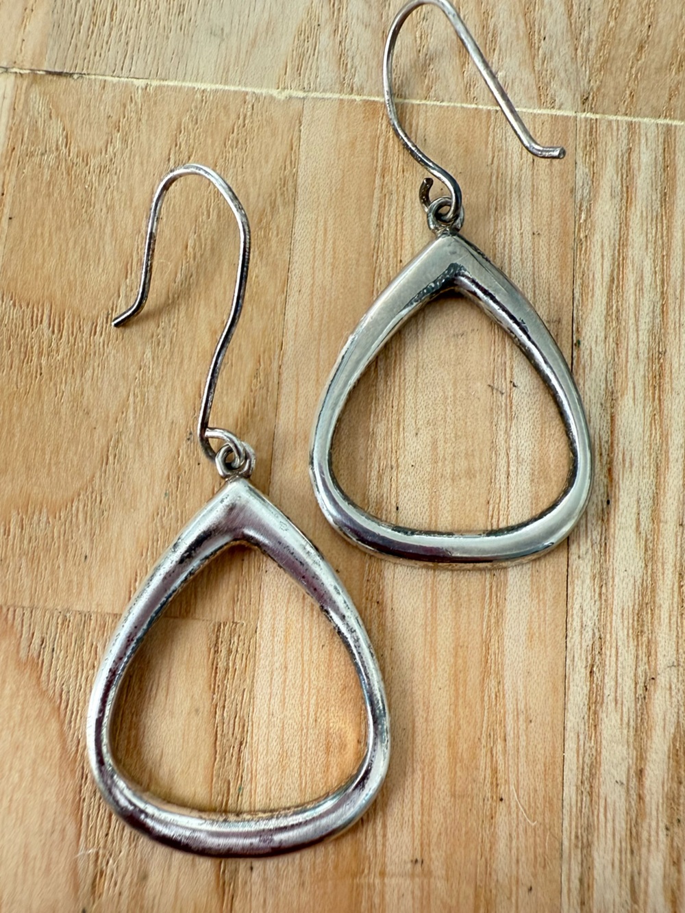 Vintage 925 sterling silver open tear drop dangle earrings on hooks